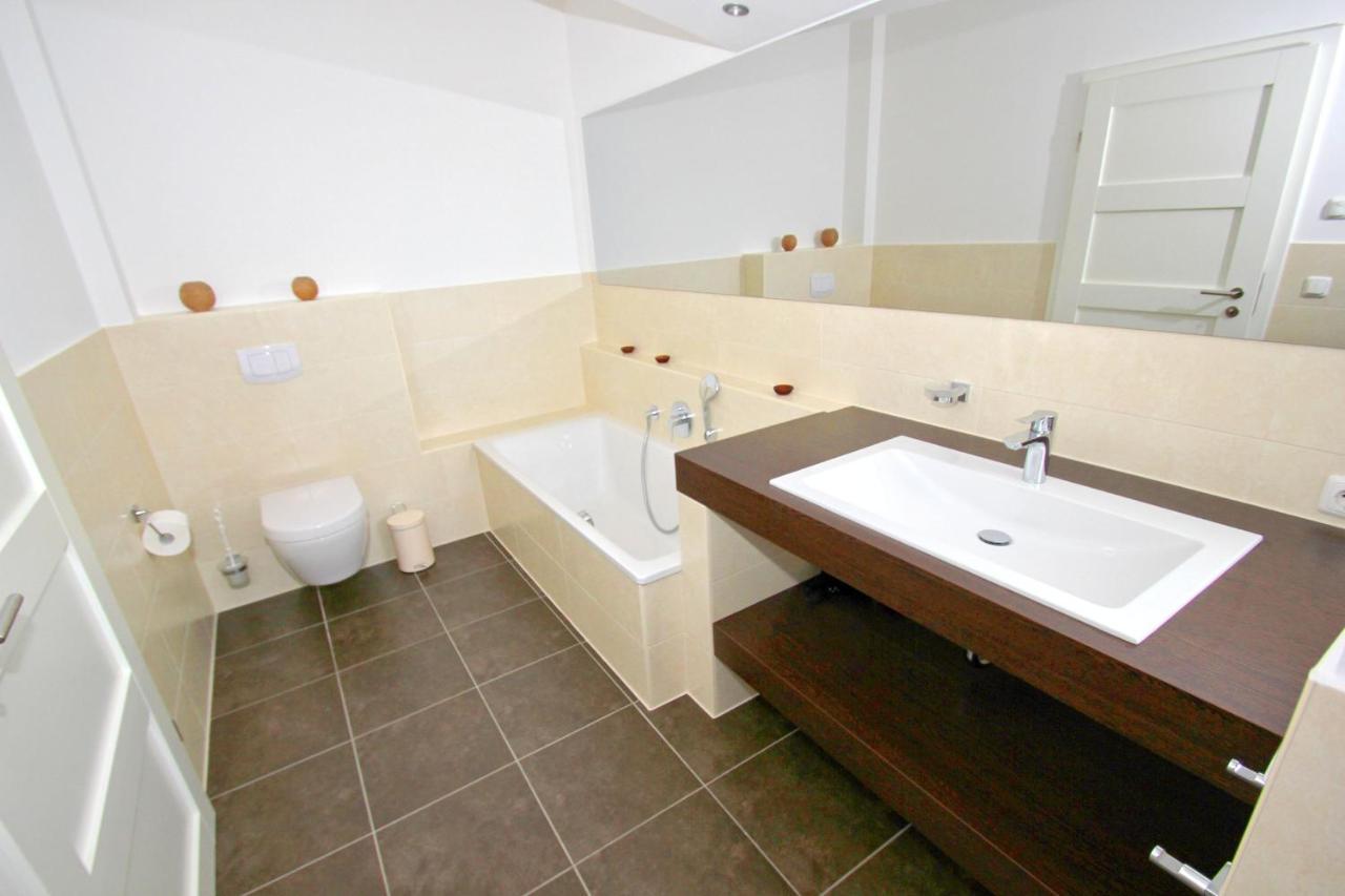 Hafennahe Penthousewohnung Mit Meerblick - Hafenresidenz Lauterbach Fewo 2-7 Екстериор снимка