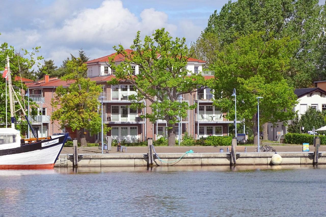 Hafennahe Penthousewohnung Mit Meerblick - Hafenresidenz Lauterbach Fewo 2-7 Екстериор снимка